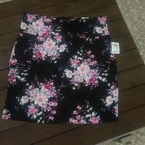 Charlotte Russe black floral alíen